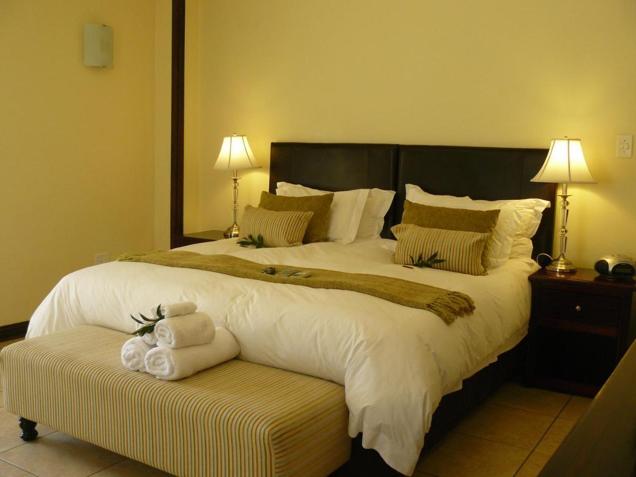 Moon And Sixpence Garden Guest House Мулдерсдрифт Екстериор снимка