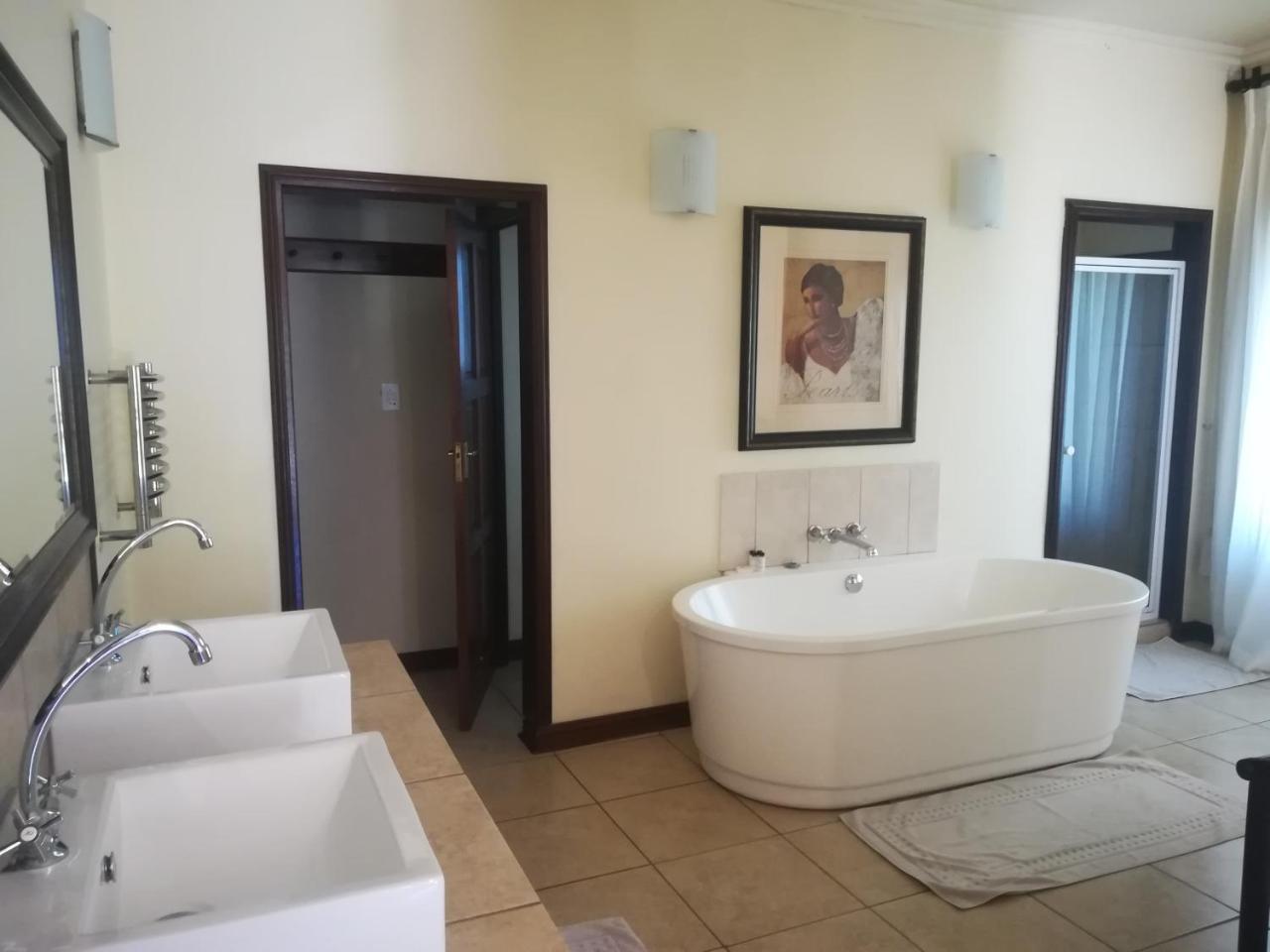 Moon And Sixpence Garden Guest House Мулдерсдрифт Екстериор снимка