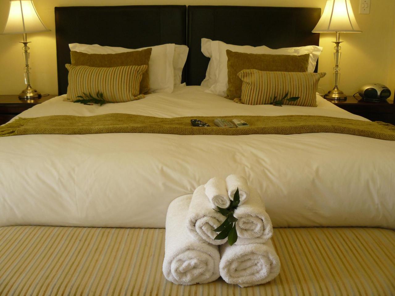 Moon And Sixpence Garden Guest House Мулдерсдрифт Екстериор снимка