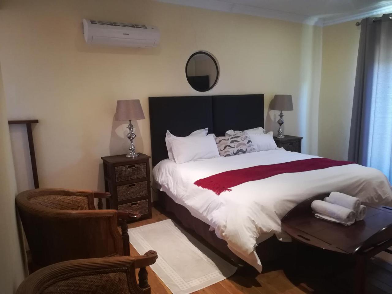Moon And Sixpence Garden Guest House Мулдерсдрифт Екстериор снимка