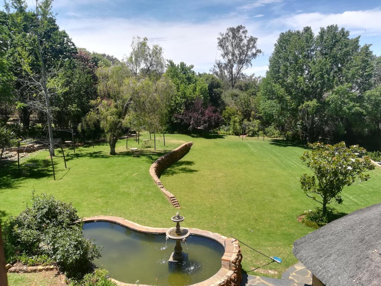 Moon And Sixpence Garden Guest House Мулдерсдрифт Екстериор снимка
